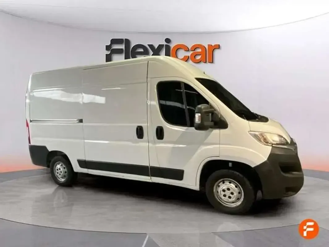 Usado Citroën Jumper 140 CV (102 kW) 2021 Blanco Monovolumen
