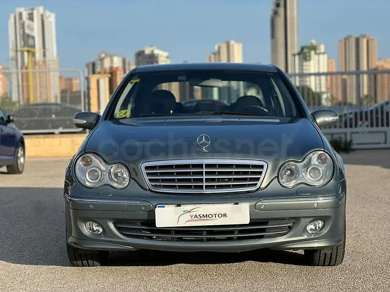 Usado Mercedes C320 Elegance 218 CV (160 kW) 2004 Azul Berlina