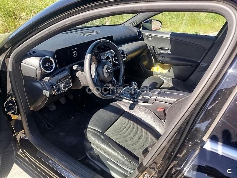 Usado Mercedes A180 122 CV (89 kW) 2019 Negro Berlina