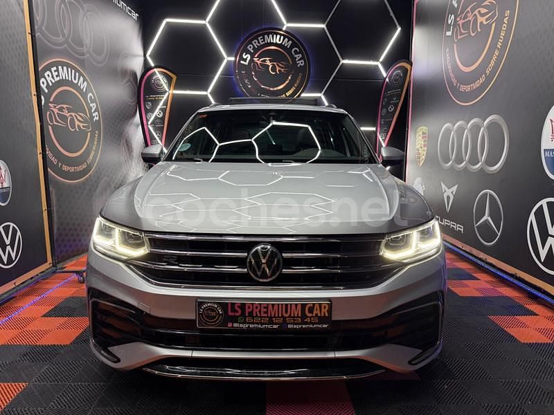 Usado VW Tiguan R-line 150 CV (110 kW) 2022 Gris / plata SUV