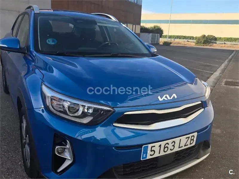 Usado Kia Stonic 100 CV (73 kW) 2022 Azul SUV