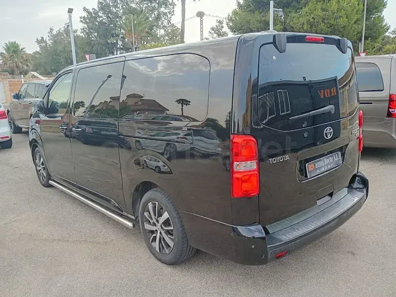 Usado Toyota Proace Verso Advance 150 CV (110 kW) 2017 Negro Familiar