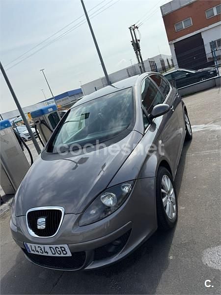 Usado Seat Altea Reference 102 CV (75 kW) 2005 Gris / plata Monovolumen