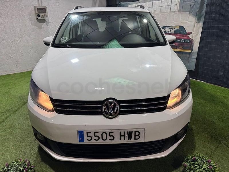 Usado VW Touran Advance 105 CV (77 kW) 2014 Blanco Monovolumen