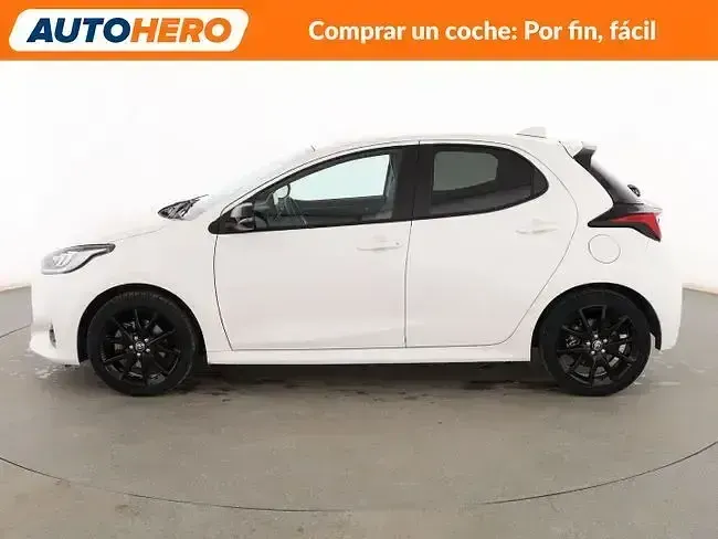 Usado Toyota Yaris Style 116 CV (85 kW) 2022 Blanco Utilitario