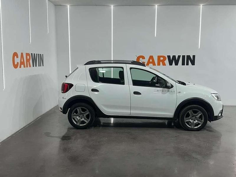 Usado Dacia Sandero Comfort 95 CV (69 kW) 2020 Blanco Utilitario