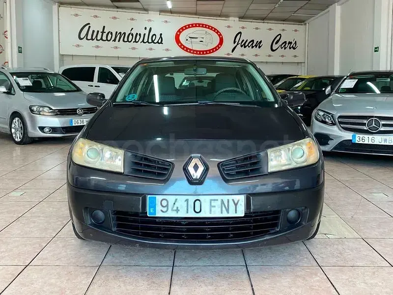 Usado Renault Mégane II Expression 110 CV (80 kW) 2007 Gris / plata Berlina