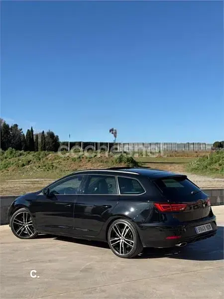 Usado Seat Leon ST 4Drive 300 CV (220 kW) 2019 Negro Familiar