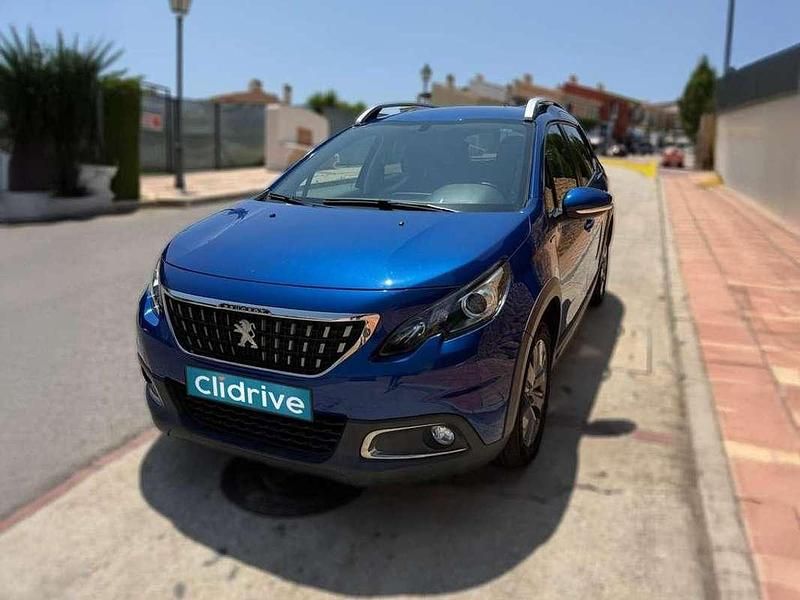Usado Peugeot 2008 Signature Sky 110 CV (80 kW) 2019 Azul SUV