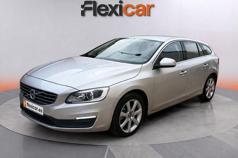 Usado Volvo V60 Kinetic 152 CV (111 kW) 2018 Gris Familiar
