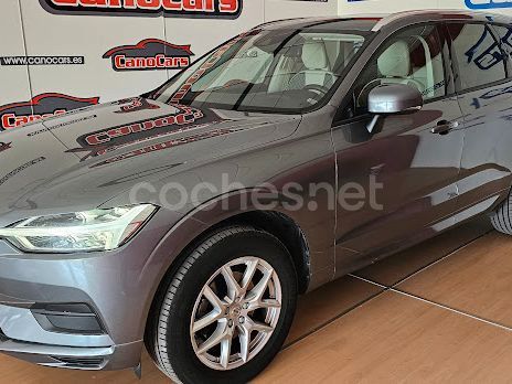 Gris / plata Usado 2018 Volvo XC60 Momentum SUV | 32.800 € (Caro) - Imagen 1/4