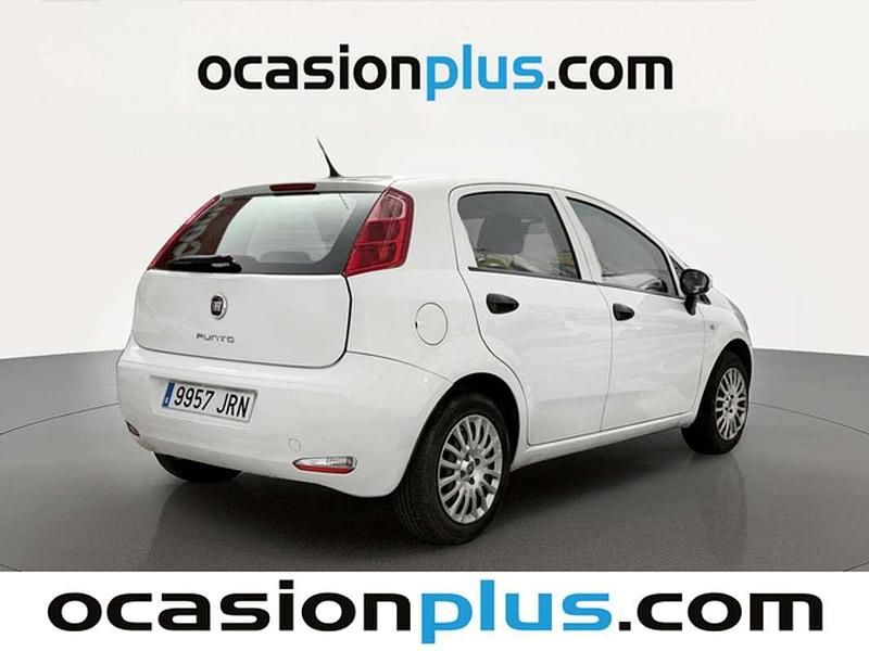 Usado Fiat Punto Pop 69 CV (50 kW) 2016 Blanco Utilitario