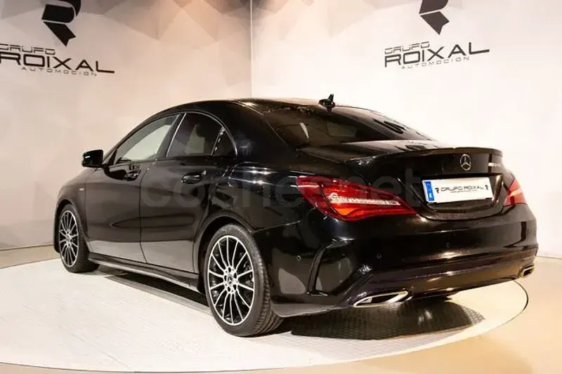 Usado Mercedes CLA200 136 CV (100 kW) 2018 Negro Coupe