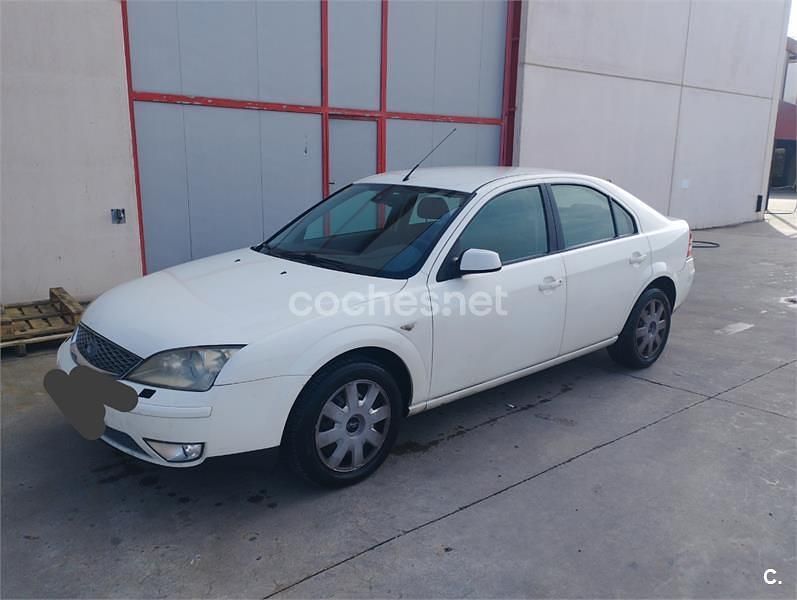 Usado Ford Mondeo Trend 115 CV (84 kW) 2005 Blanco Berlina