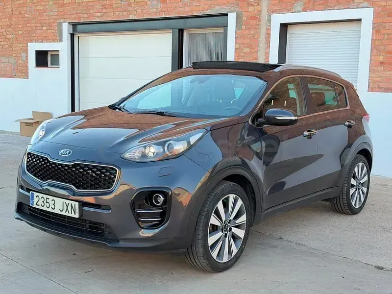 Usado Kia Sportage 141 CV (103 kW) 2017 Gris / plata SUV