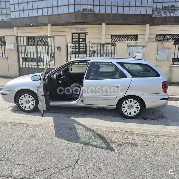Usado Citroën Xsara 110 CV (80 kW) 2001 Gris / plata Familiar