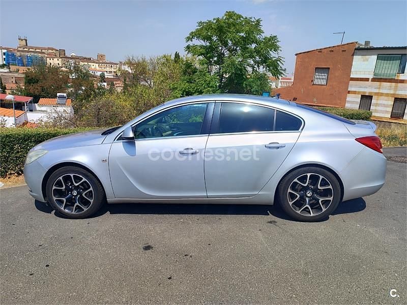 Gris / plata Usado 2011 Opel Insignia Cosmo Berlina | 4400 € (Precio justo) - Imagen 1/4