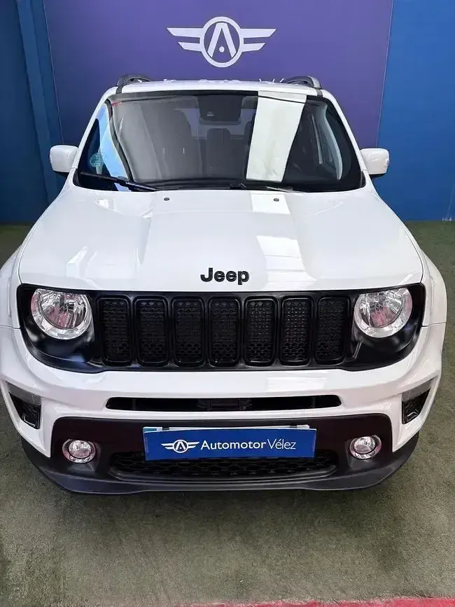 Usado Jeep Renegade Night Eagle 140 CV (102 kW) 2019 Blanco SUV