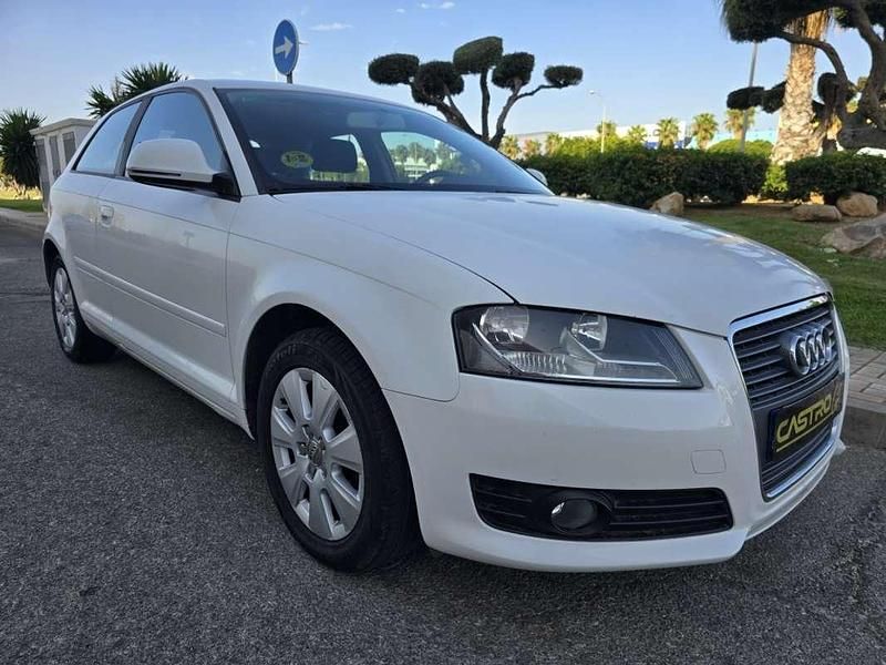 Blanco Usado 2008 Audi A3 Attraction Utilitario | 7900 € (Precio justo) - Imagen 1/4