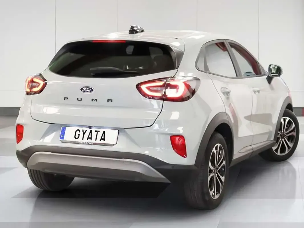 Usado Ford Puma Titanium 125 CV (91 kW) 2024 Gris SUV