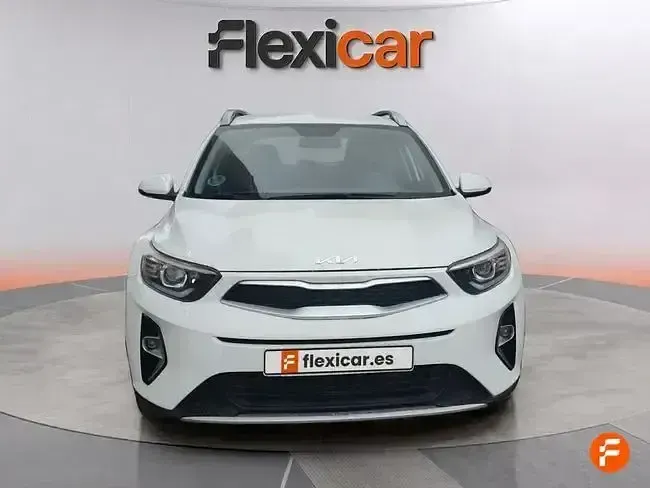 Usado Kia Stonic 84 HP (61 kW) 2022 Branco SUV
