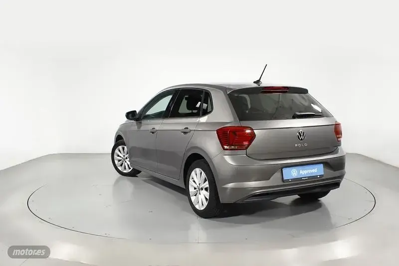 Usado VW Polo R-line 115 CV (84 kW) 2021 Gris Utilitario