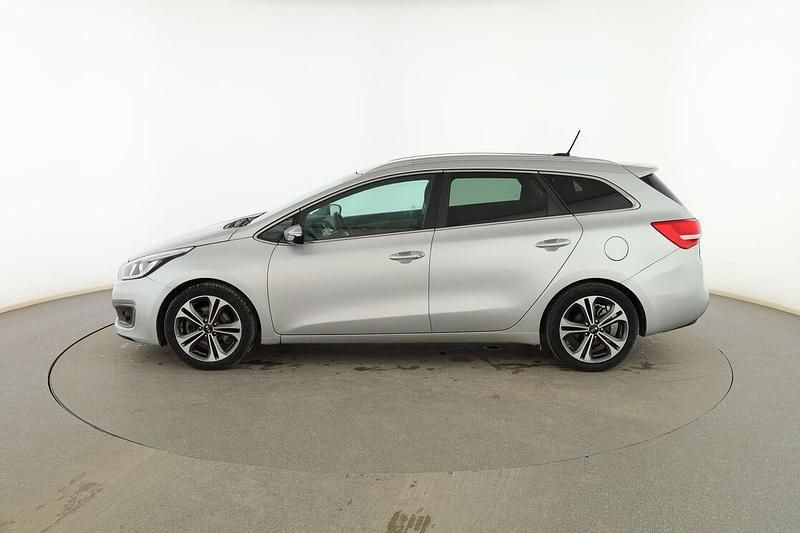 Begagnad Kia Ceed 135 HK (99 kW) 2016 Silver Halvkombi