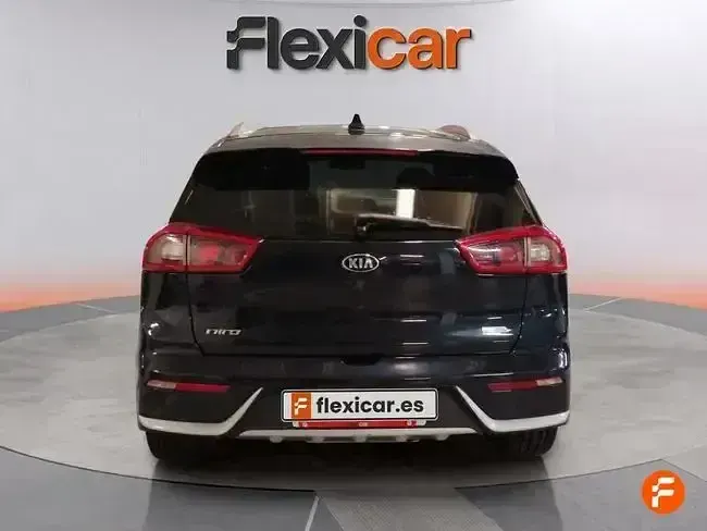 Usado Kia Niro 141 CV (103 kW) 2018 Azul SUV