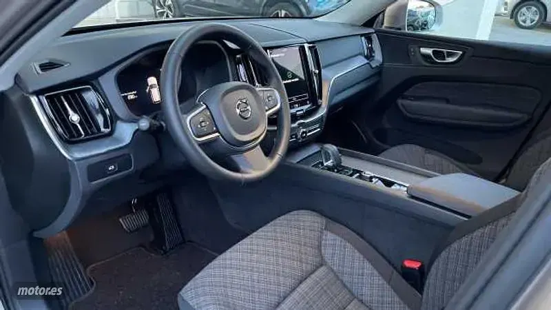 Usado Volvo XC60 Core 2025 Gris SUV