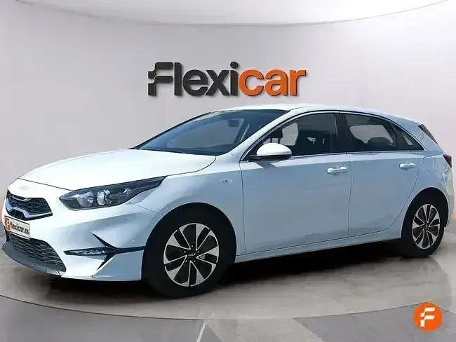 Usado Kia Ceed 100 CV (73 kW) 2024 Blanco Utilitario