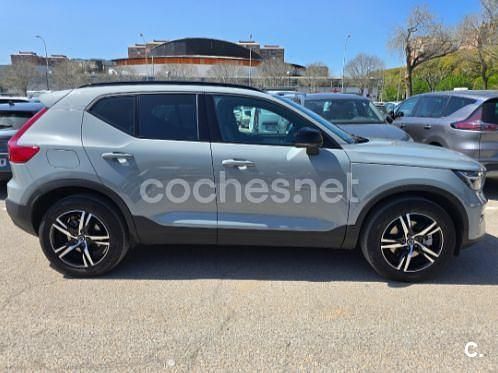 Gris / plata Usado 2023 Volvo XC40 Plus SUV | 34.000 € (Precio justo) - Imagen 1/4