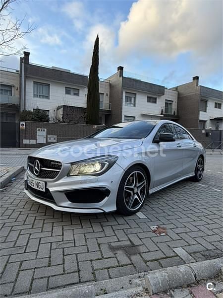 Usado Mercedes CLA220 170 CV (125 kW) 2014 Gris / plata Berlina