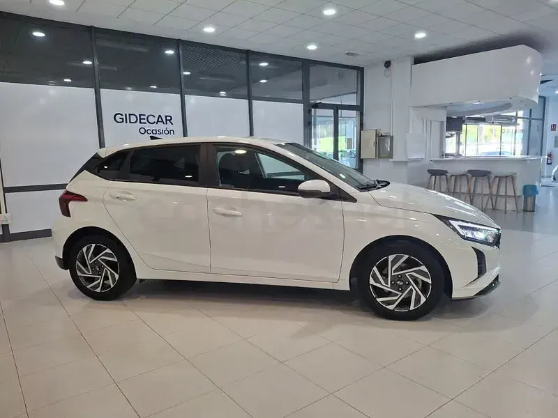Nuevo Hyundai i20 100 CV (73 kW) 2025 Blanco Utilitario