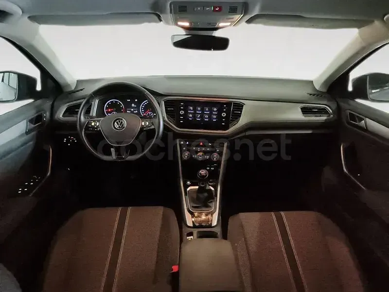 Usado VW T-Roc Advance 110 CV (80 kW) 2021 Gris / plata SUV