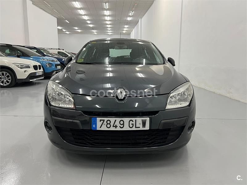 Usado Renault Mégane 105 CV (77 kW) 2010 Gris / plata Berlina