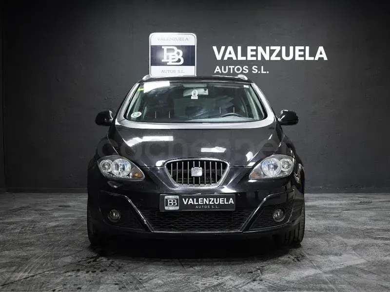Usado Seat Altea XL Style 105 CV (77 kW) 2010 Negro Monovolumen