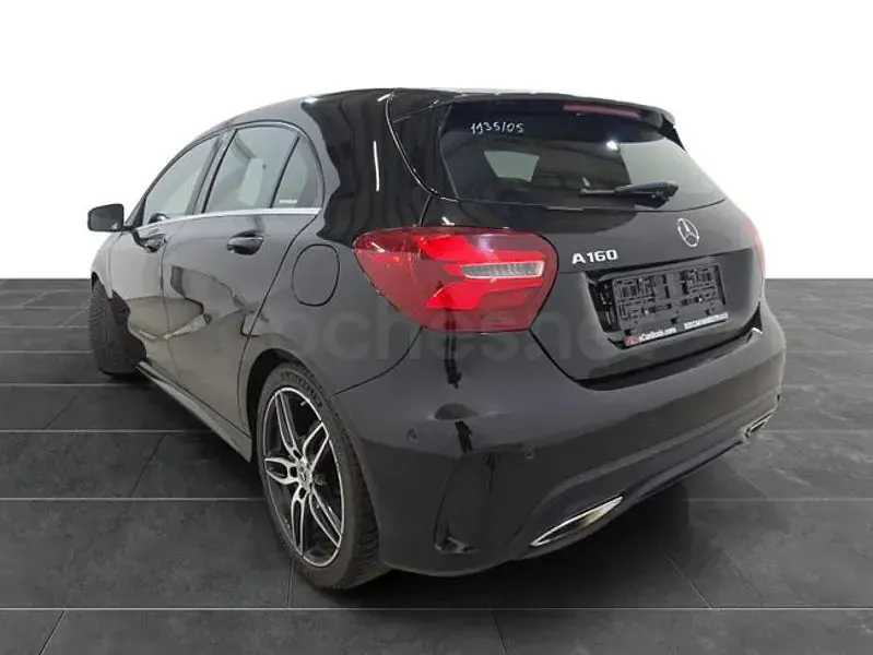 Usado Mercedes A180 122 CV (89 kW) 2018 Negro Berlina
