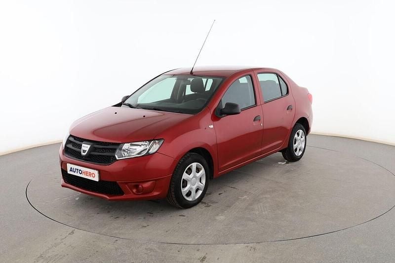 Usado Dacia Logan Ambiance 75 CV (55 kW) 2016 Rojo Berlina