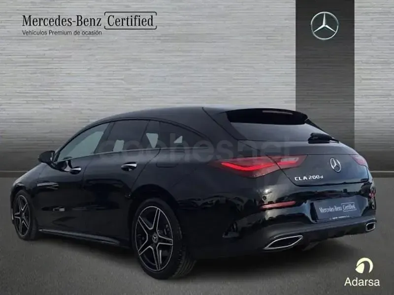 Usado Mercedes CLA200 150 CV (110 kW) 2025 Negro Familiar