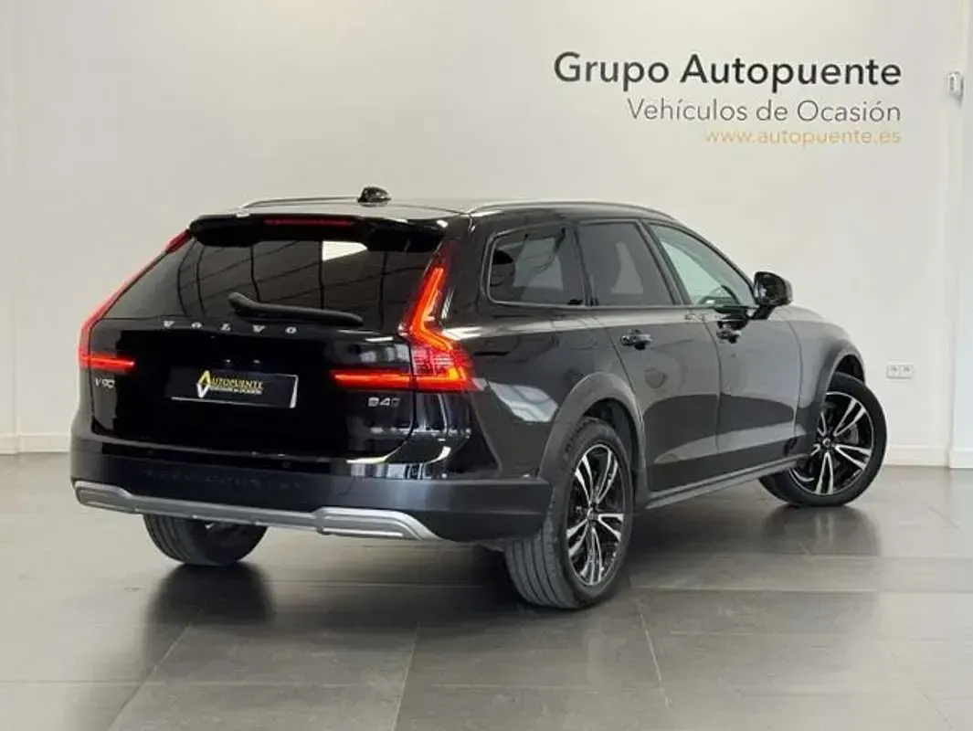 Usado Volvo V90 CC 197 CV (144 kW) 2021 Azul Familiar