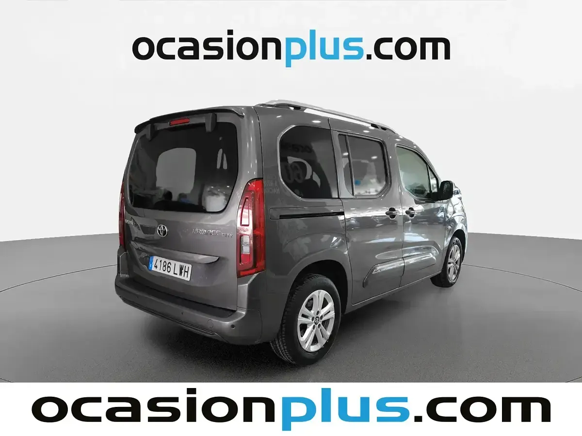 Usado Toyota Proace Verso Active 131 CV (96 kW) 2022 Gris Familiar