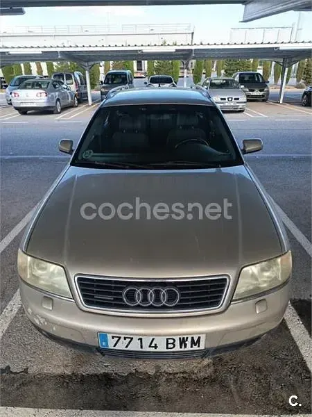 Usado Audi A6 Premium 230 CV (169 kW) 2002 Gris / plata Familiar