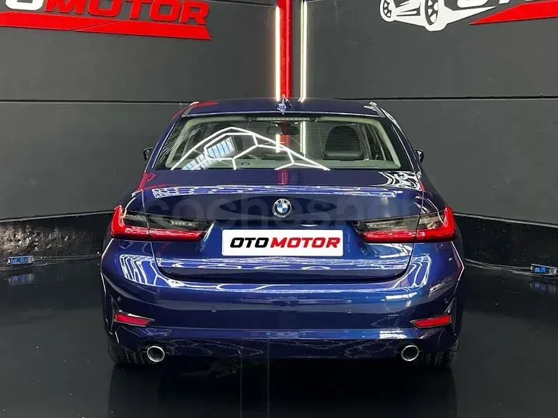 Usado BMW 318 150 CV (110 kW) 2019 Azul Berlina