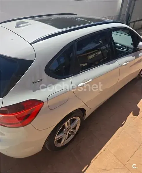 Usado BMW 225 Active Tourer iPerformance 224 CV (164 kW) 2017 Blanco Monovolumen
