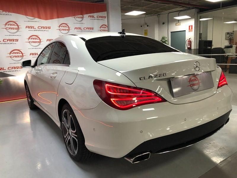 Usado Mercedes CLA220 Urban 177 CV (130 kW) 2016 Blanco Berlina