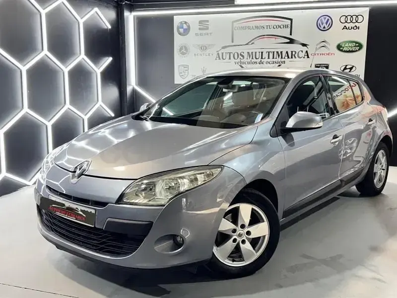 Usado Renault Mégane Dynamique 105 CV (77 kW) 2010 Azul Berlina