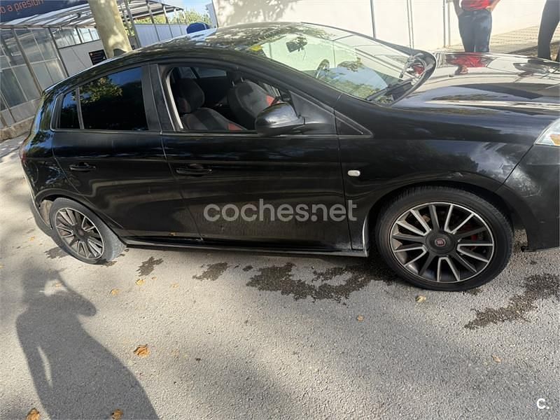 Negro Usado 2008 Fiat Bravo Sport Utilitario | 4000 € (Precio justo) - Imagen 1/4
