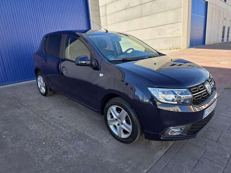Usado Dacia Sandero Lauréate 90 HP (66 kW) 2017 Azul Citadino