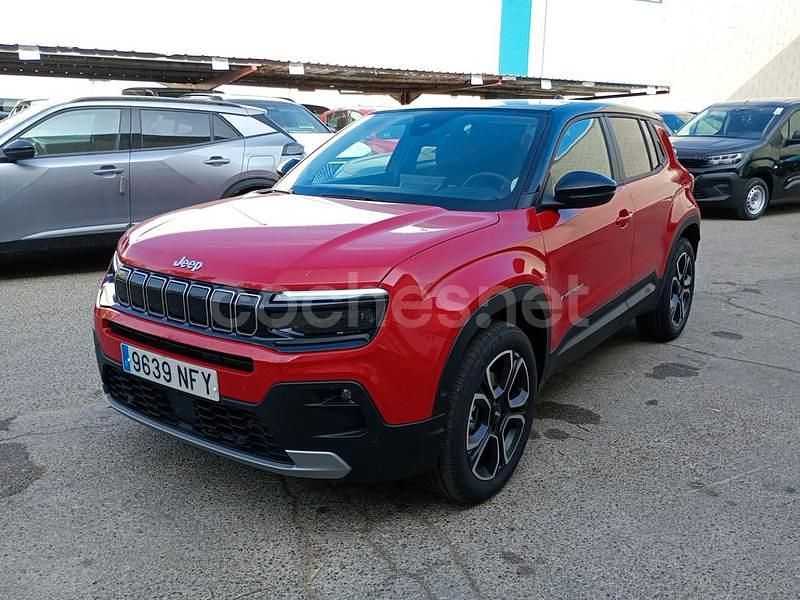Rojo Usado 2025 Jeep Avenger Summit SUV | 26.990 € (Un poco caro) - Imagen 1/4