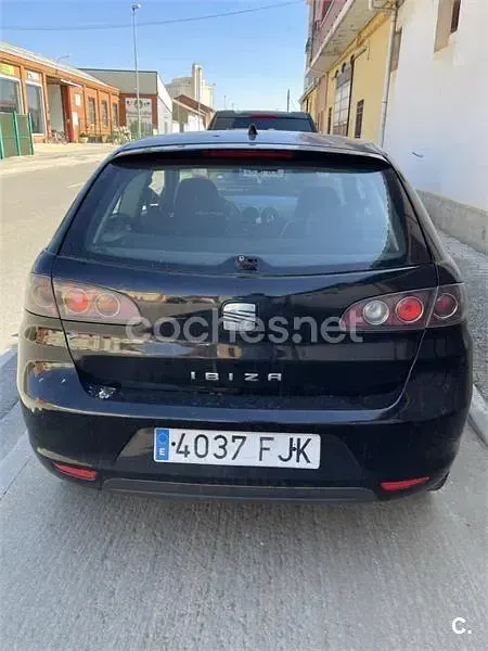 Usado Seat Ibiza Reference 80 CV (58 kW) 2006 Negro Utilitario